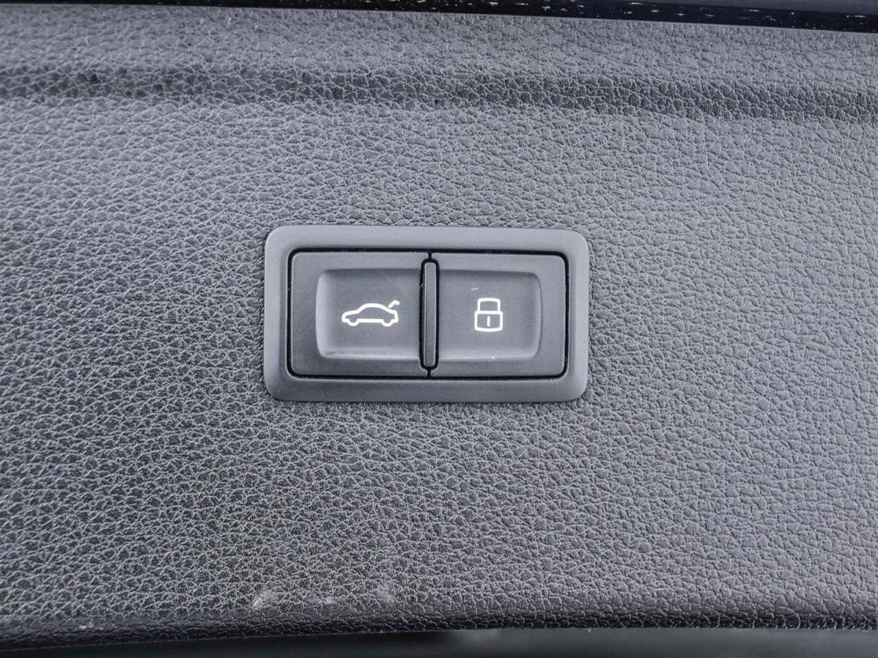 2020 Audi Q5 45 2.0T Komfort quattro 7sp S Tronic Photo