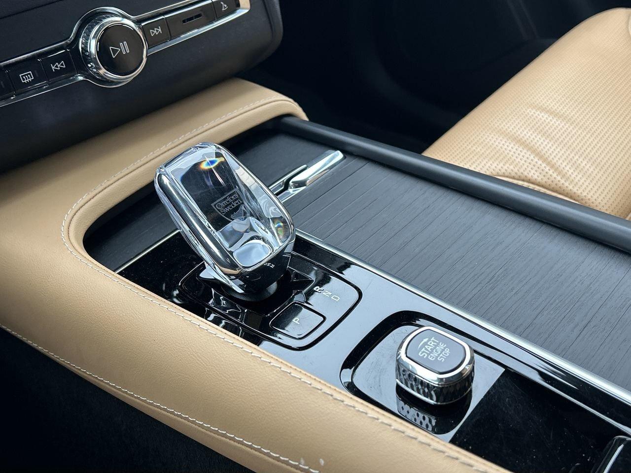 2024 Volvo XC90 B6 AWD Ultimate   Bright Theme Photo