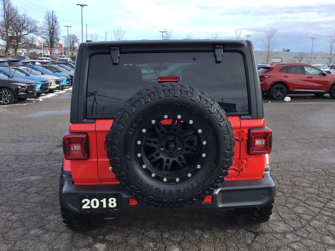 2018 Jeep WRANGLER UNLIMITED Sahara Photo3