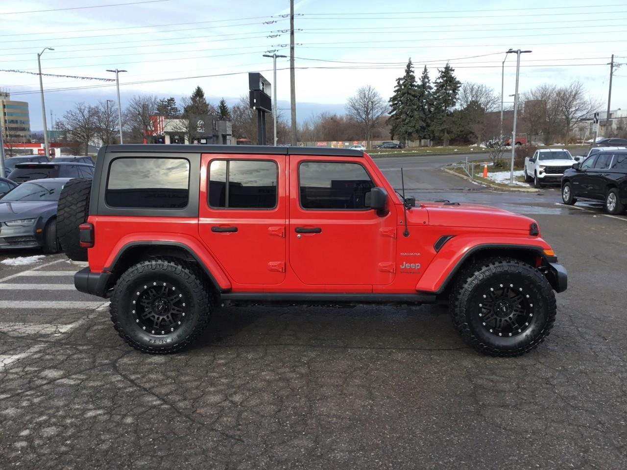 2018 Jeep WRANGLER UNLIMITED Sahara Photo