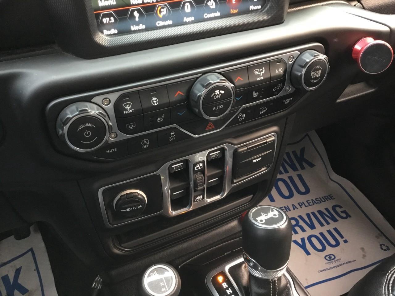 2018 Jeep WRANGLER UNLIMITED Sahara Photo