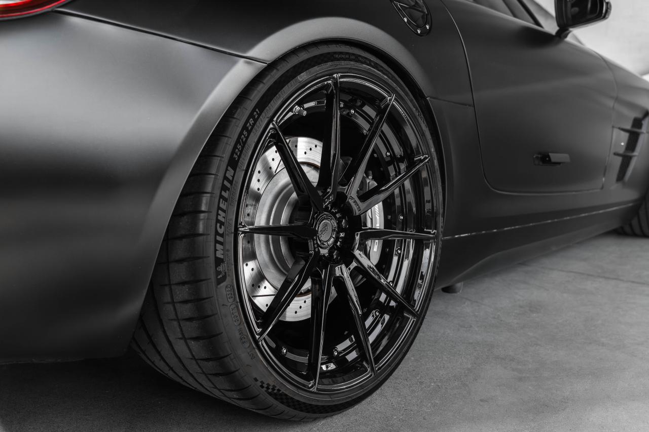 2011 Mercedes-Benz SLS AMG 2dr Cpe SLS AMG Photo