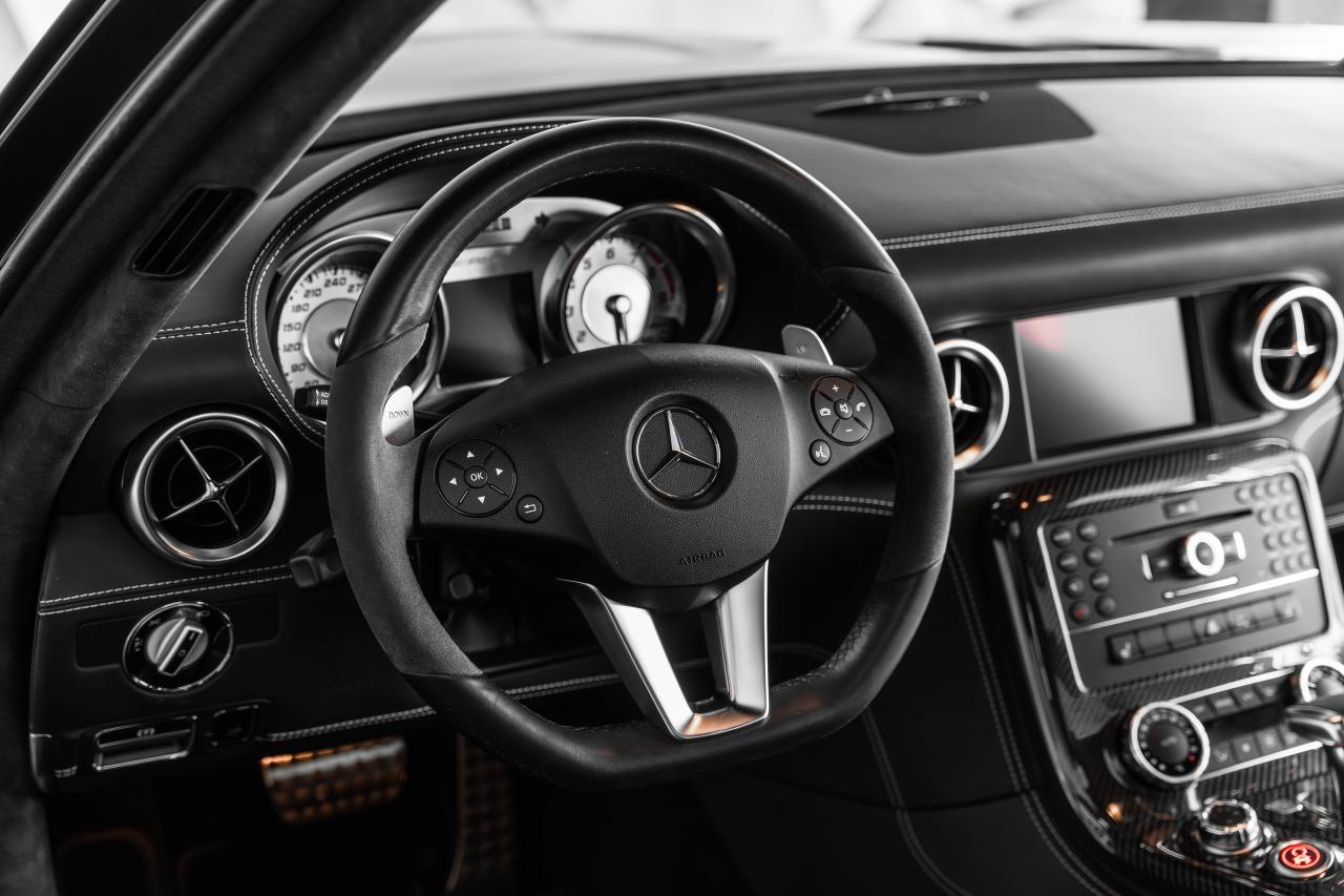 2011 Mercedes-Benz SLS AMG 2dr Cpe SLS AMG Photo