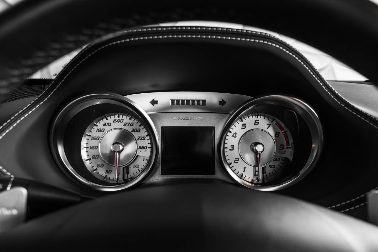 2011 Mercedes-Benz SLS AMG 2dr Cpe SLS AMG Photo