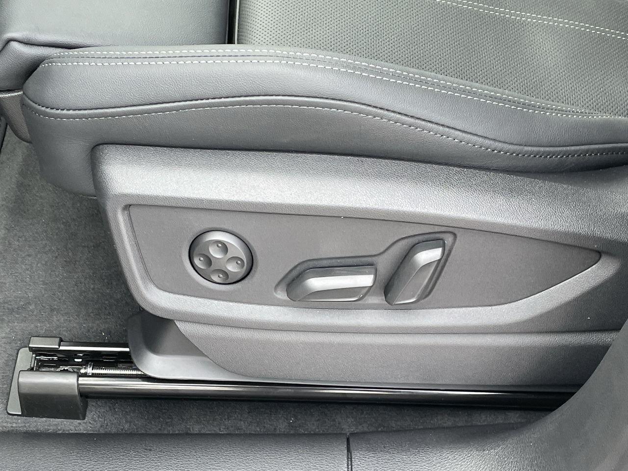 2023 Audi Q5 45 2.0T Technik   Comfort Interior   S Line Black Photo