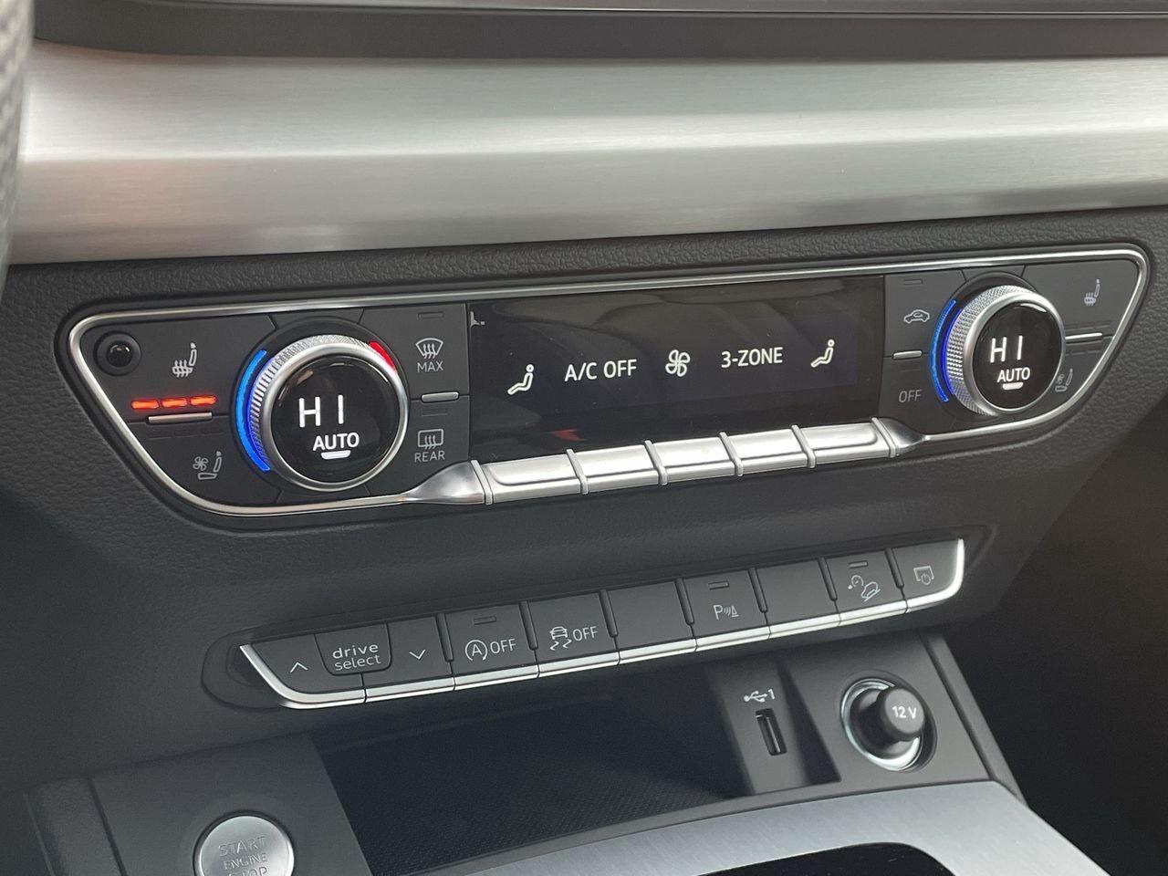 2023 Audi Q5 45 2.0T Technik   Comfort Interior   S Line Black Photo