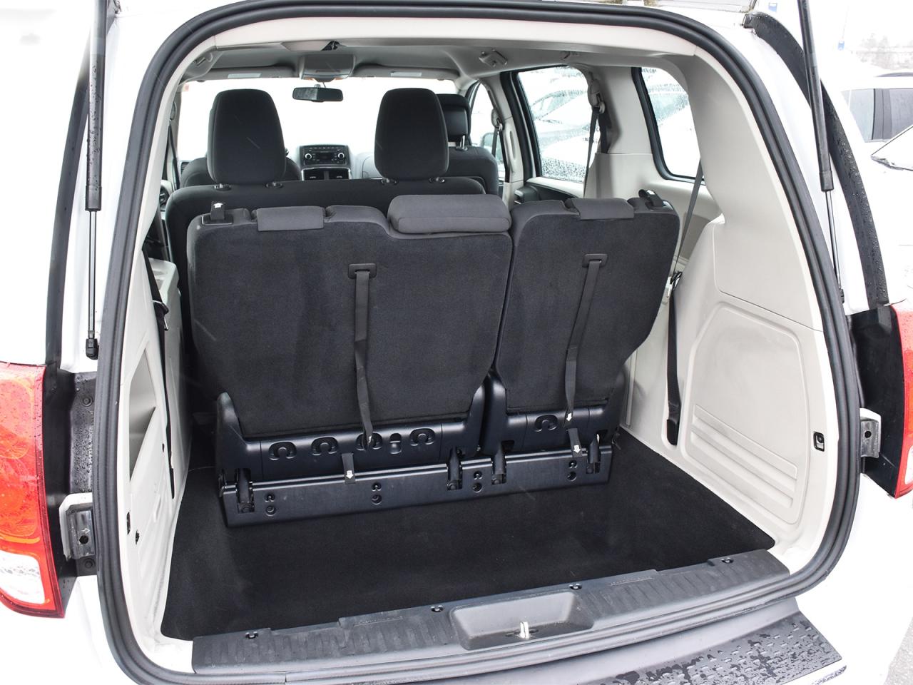 2017 Dodge Grand Caravan CVP/SXT Photo