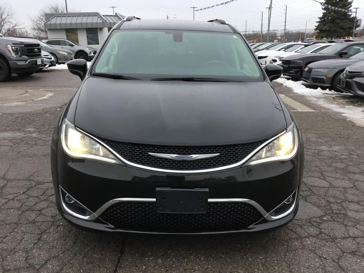 2017 Chrysler Pacifica Touring-L Plus Photo