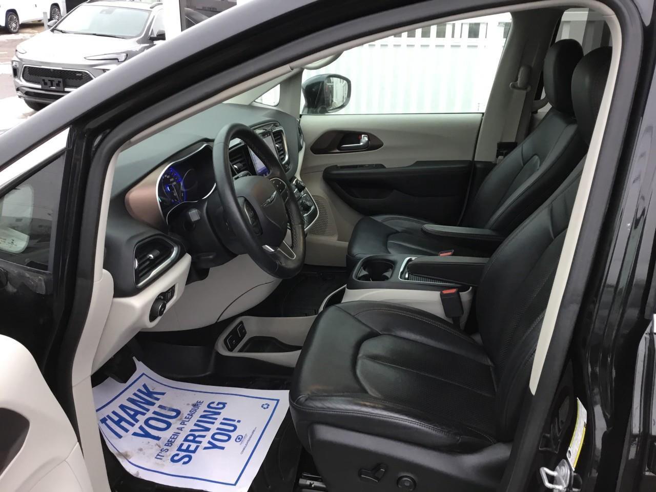 2017 Chrysler Pacifica Touring-L Plus Photo