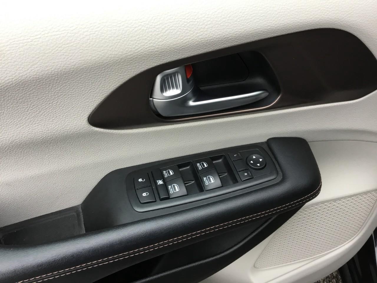 2017 Chrysler Pacifica Touring-L Plus Photo