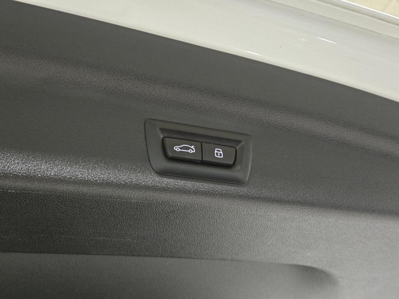 2024 BMW X1 xDrive28i AWD Sports Activity Vehicle RED LEATHER Photo