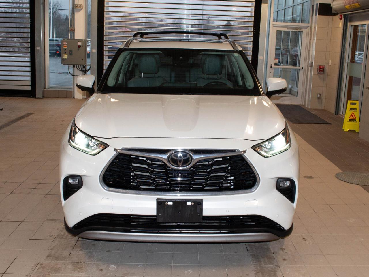 2023 Toyota Highlander LIMITED  Photo