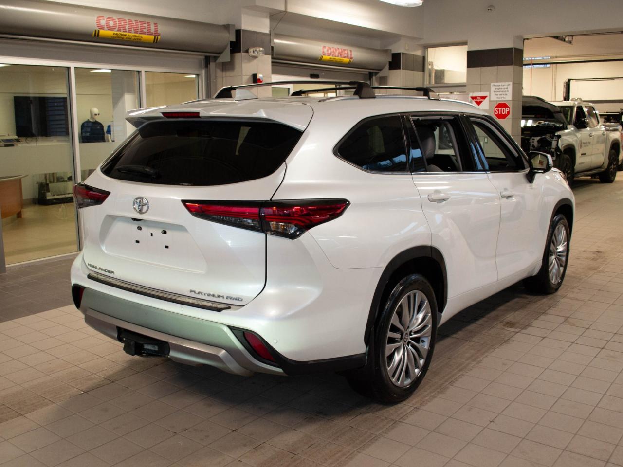 2023 Toyota Highlander LIMITED  Photo