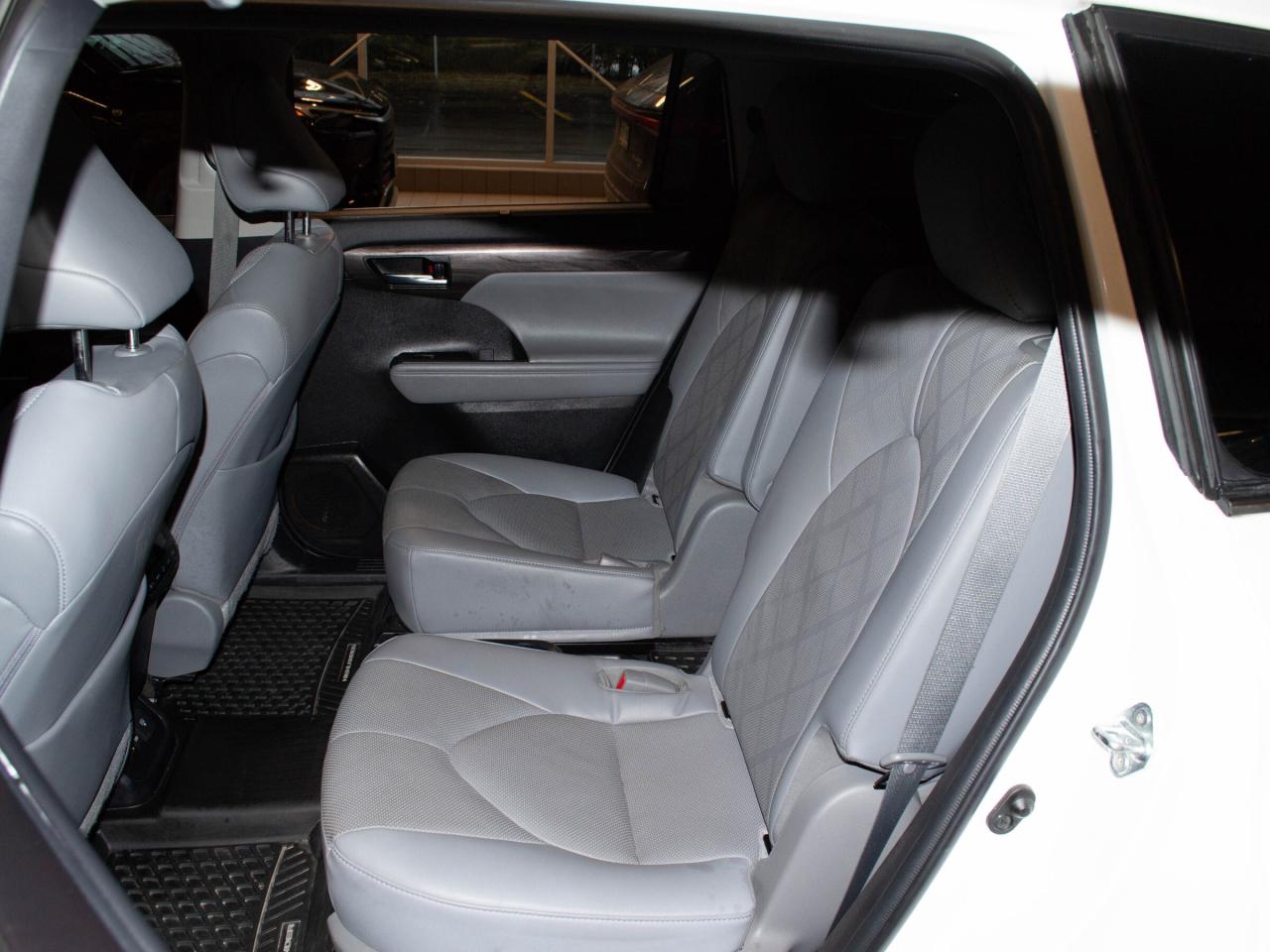 2023 Toyota Highlander LIMITED  Photo