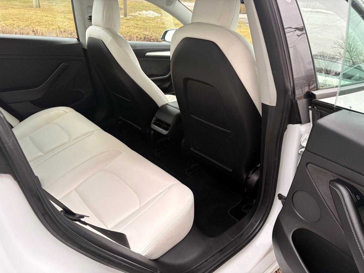 2021 Tesla Model 3 AWD Photo