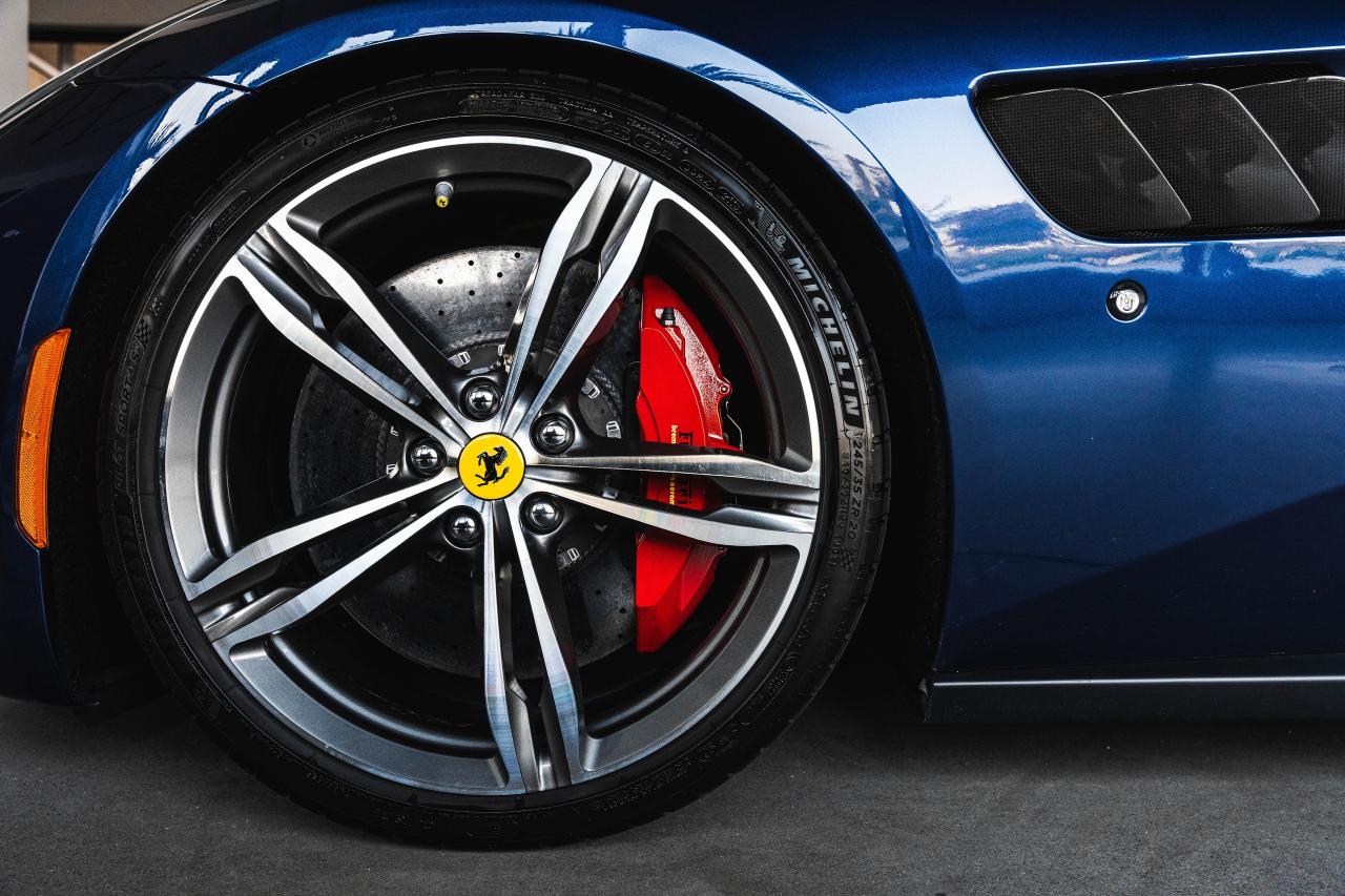 2019 Ferrari GTC4Lusso AWD Photo