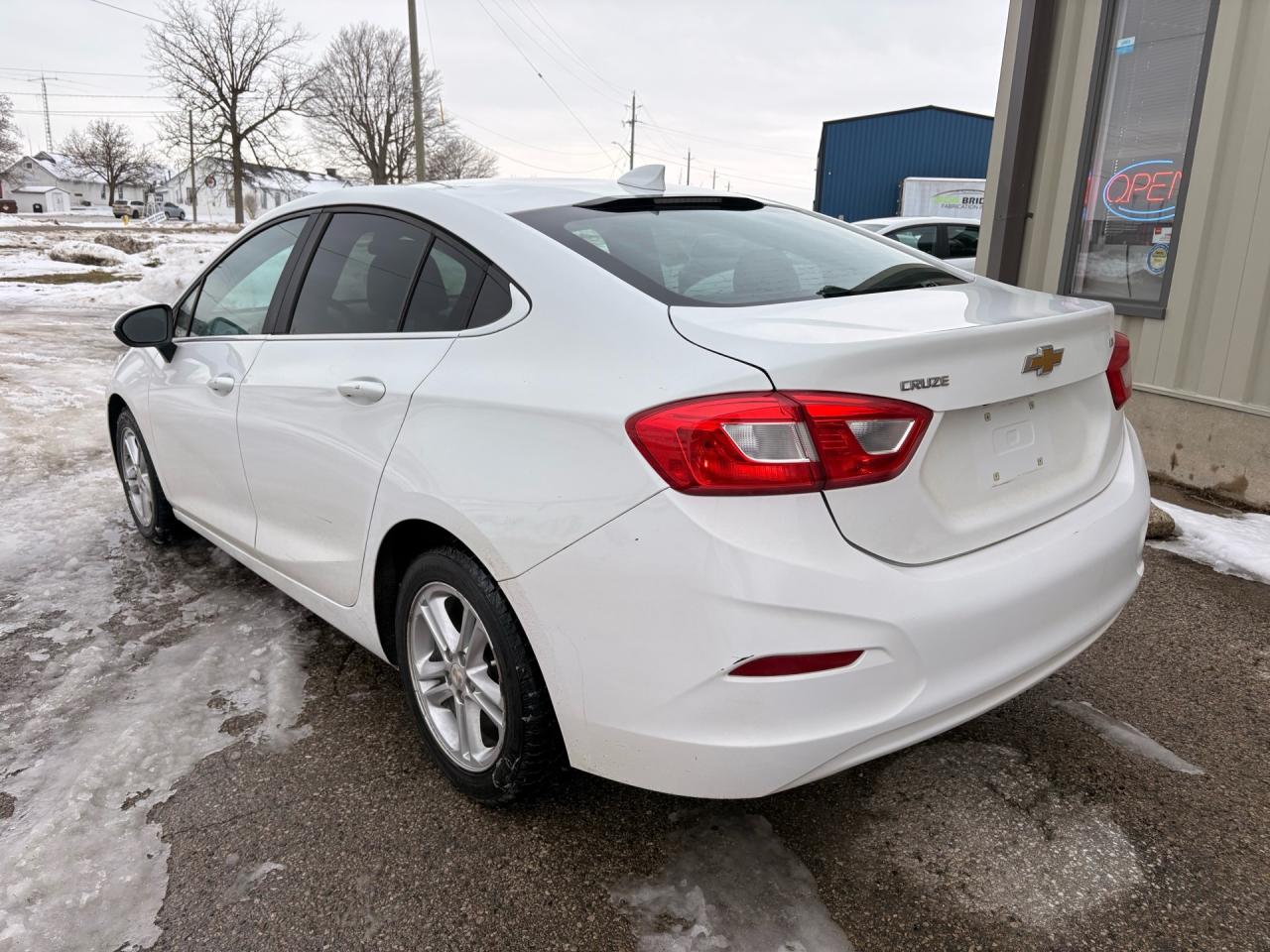 2016 Chevrolet Cruze 4DR SDN AUTO LT Photo