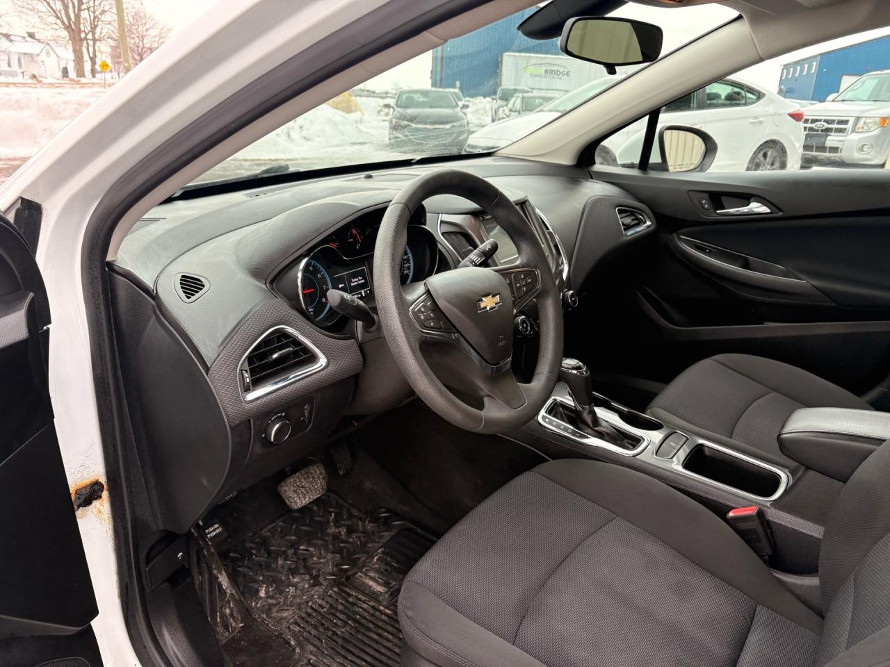 2016 Chevrolet Cruze 4DR SDN AUTO LT Photo