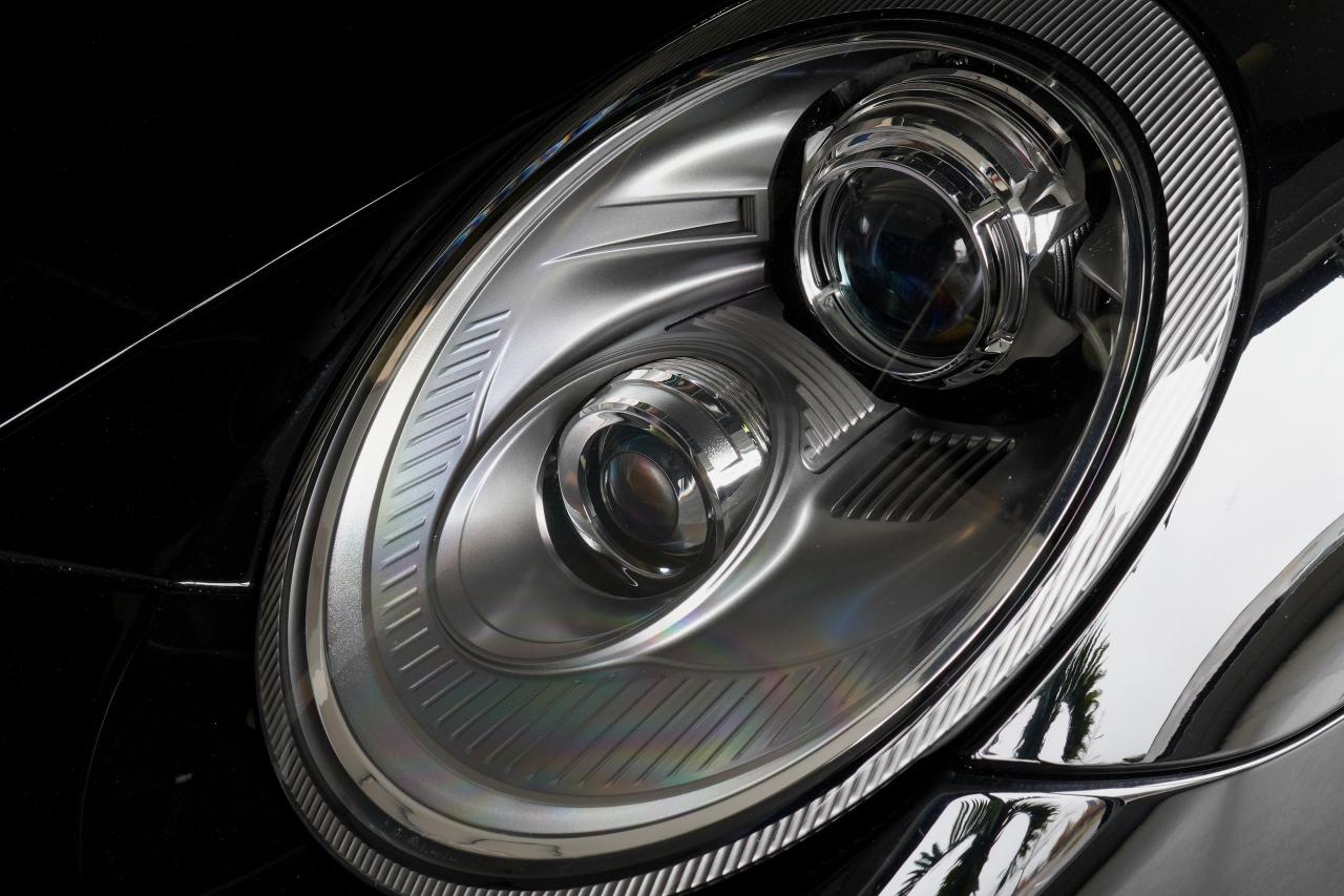 2012 Porsche 911 2DR CABRIOLET TURBO Photo