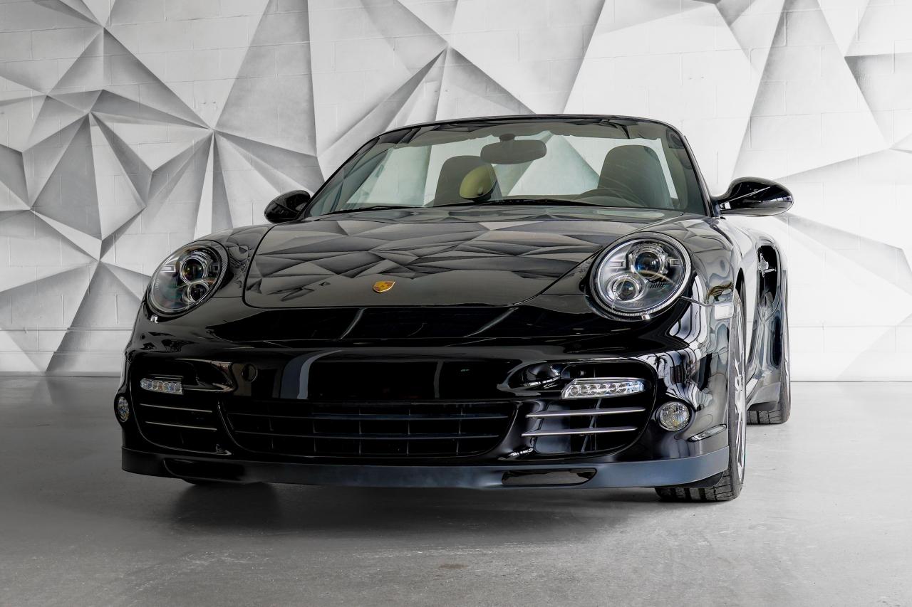 2012 Porsche 911 2DR CABRIOLET TURBO Photo