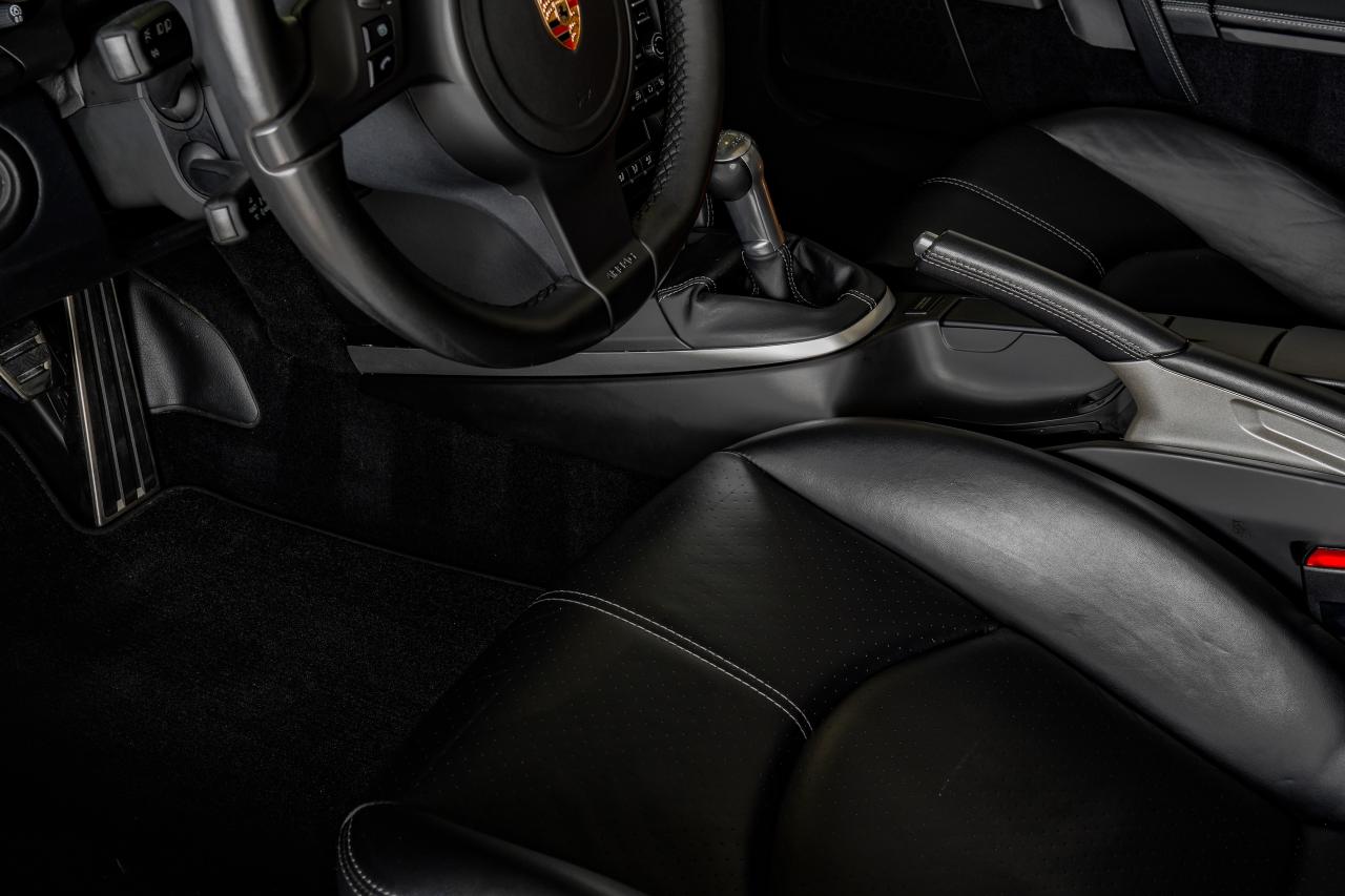 2012 Porsche 911 2DR CABRIOLET TURBO Photo