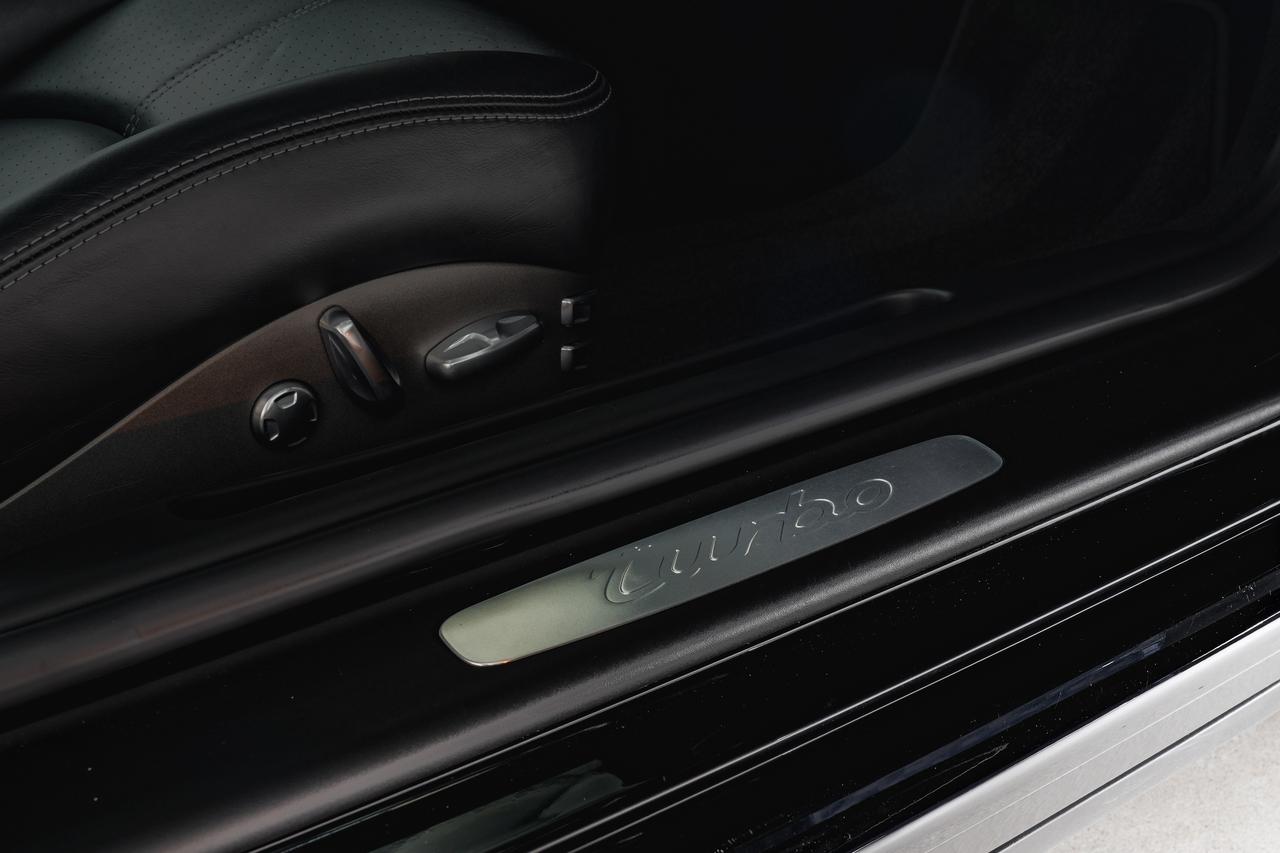 2012 Porsche 911 Turbo Cabriolet Photo