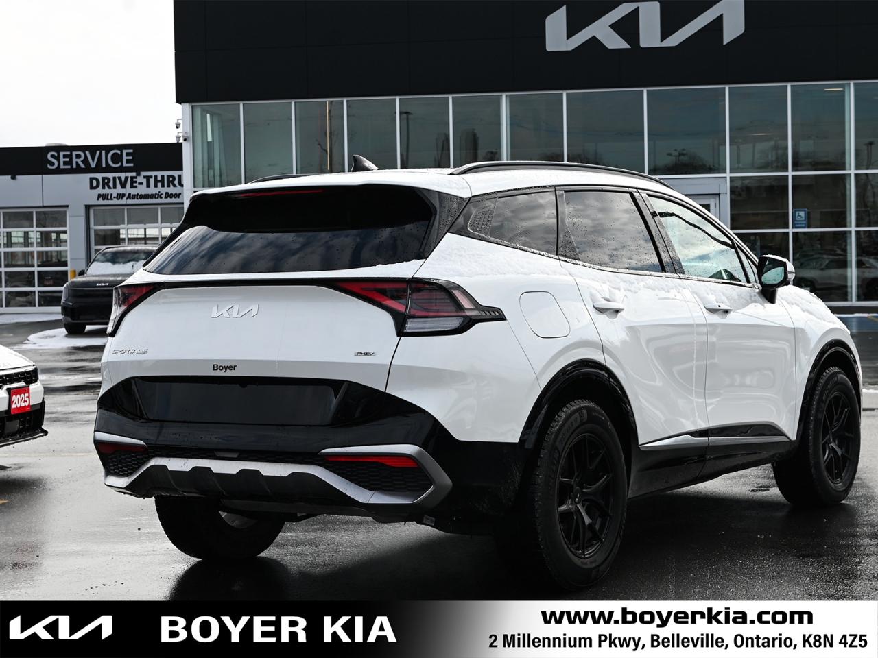 2025 Kia Sportage Plug-In Hybrid SX w/Black Interior COMES WITH SNOWS ON ALLOYS TOO Photo