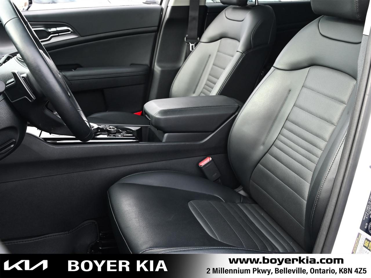 2025 Kia Sportage Plug-In Hybrid SX w/Black Interior COMES WITH SNOWS ON ALLOYS TOO Photo