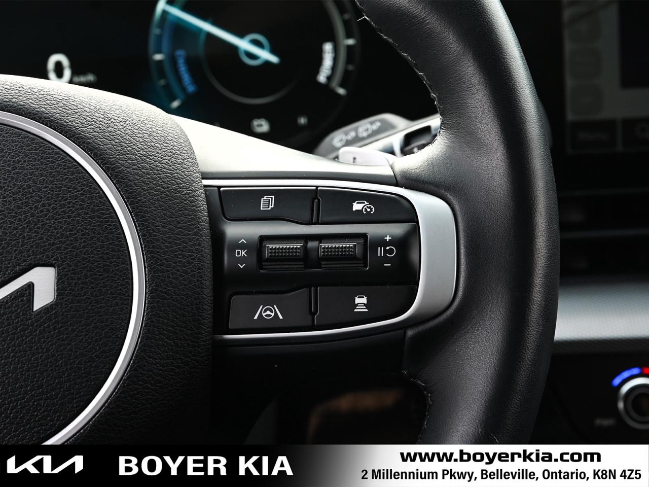 2025 Kia Sportage Plug-In Hybrid SX w/Black Interior COMES WITH SNOWS ON ALLOYS TOO Photo