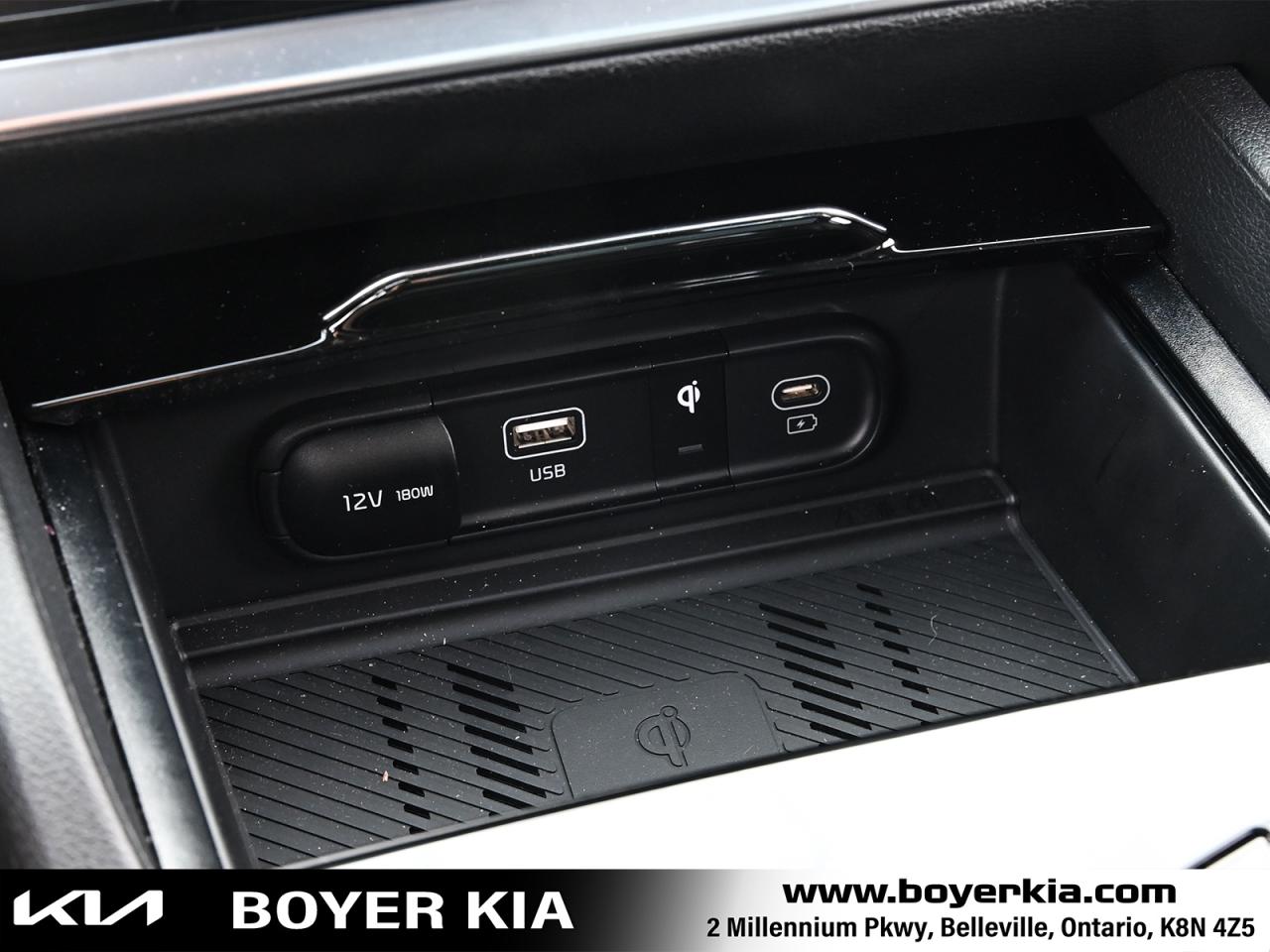 2025 Kia Sportage Plug-In Hybrid SX w/Black Interior COMES WITH SNOWS ON ALLOYS TOO Photo