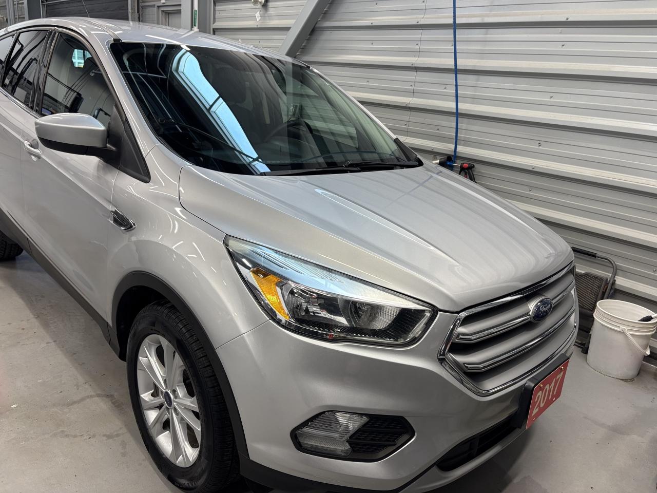 2017 Ford Escape SE AUTOMATIC TRANSMISSION Photo