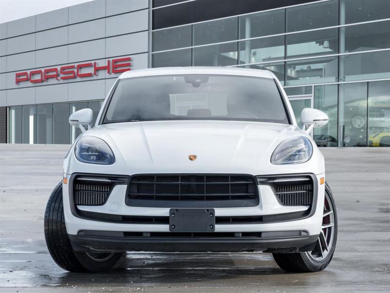 2022 Porsche Macan S Photo