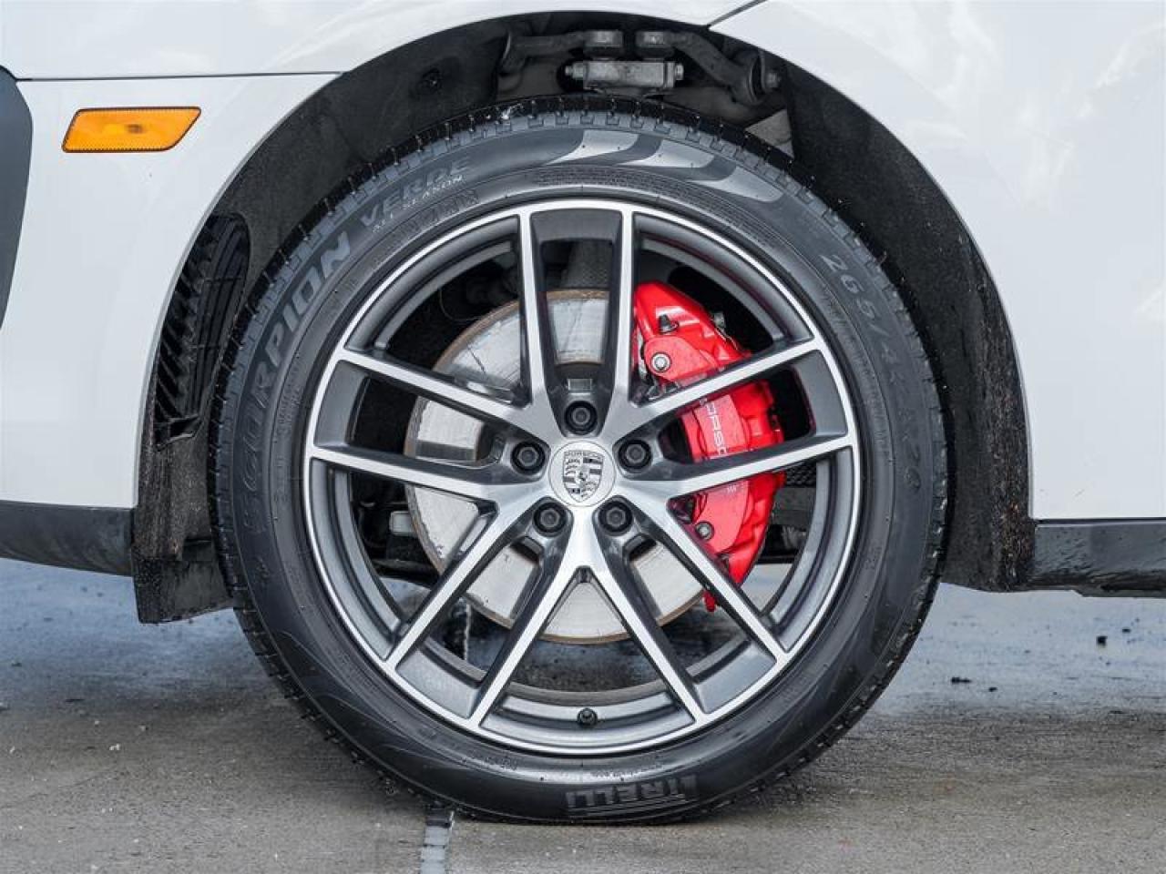 2022 Porsche Macan S Photo