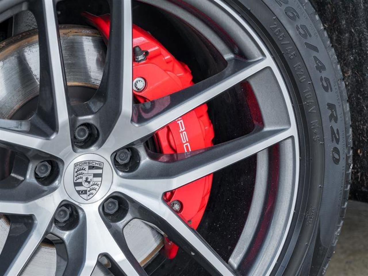 2022 Porsche Macan S Photo