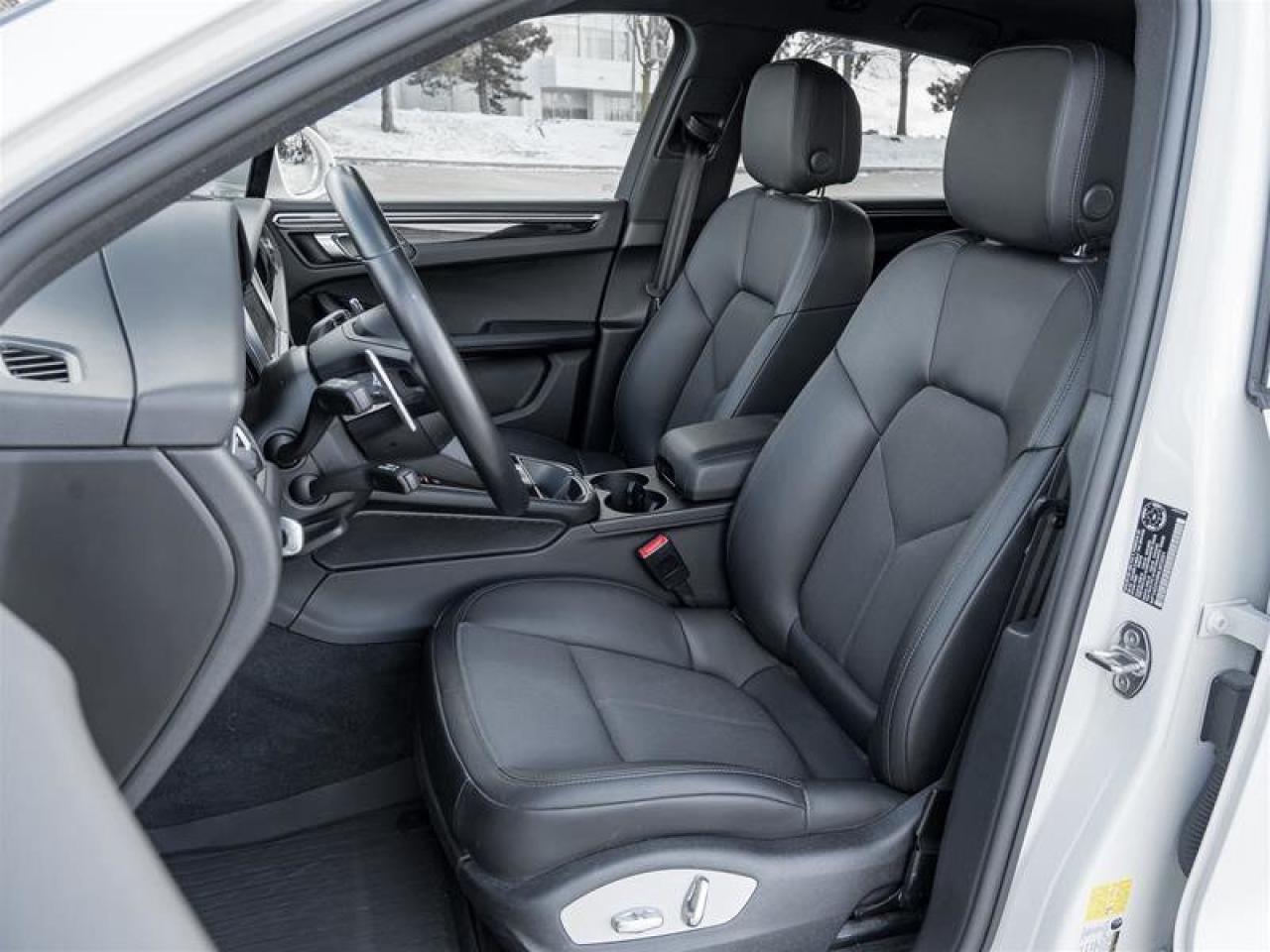 2022 Porsche Macan S Photo