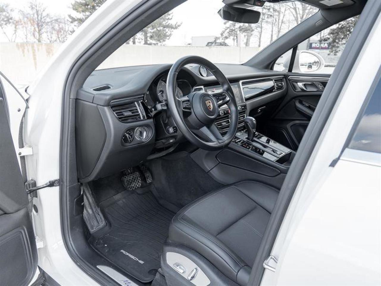 2022 Porsche Macan S Photo