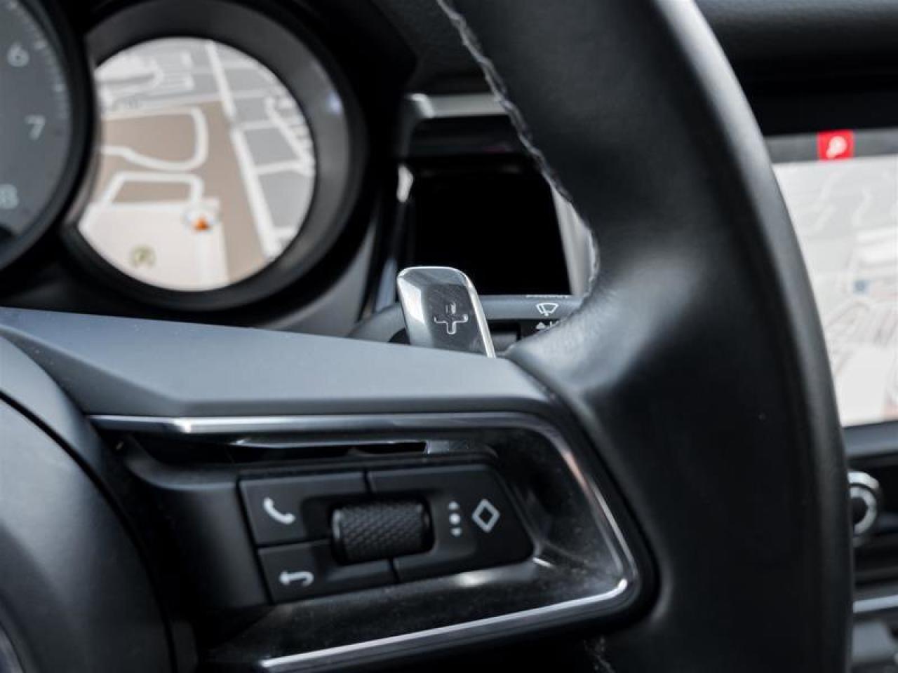 2022 Porsche Macan S Photo