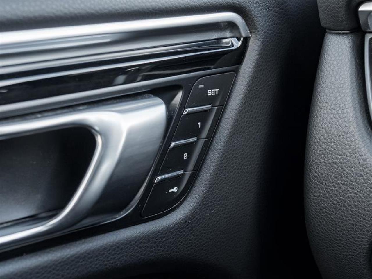 2022 Porsche Macan S Photo