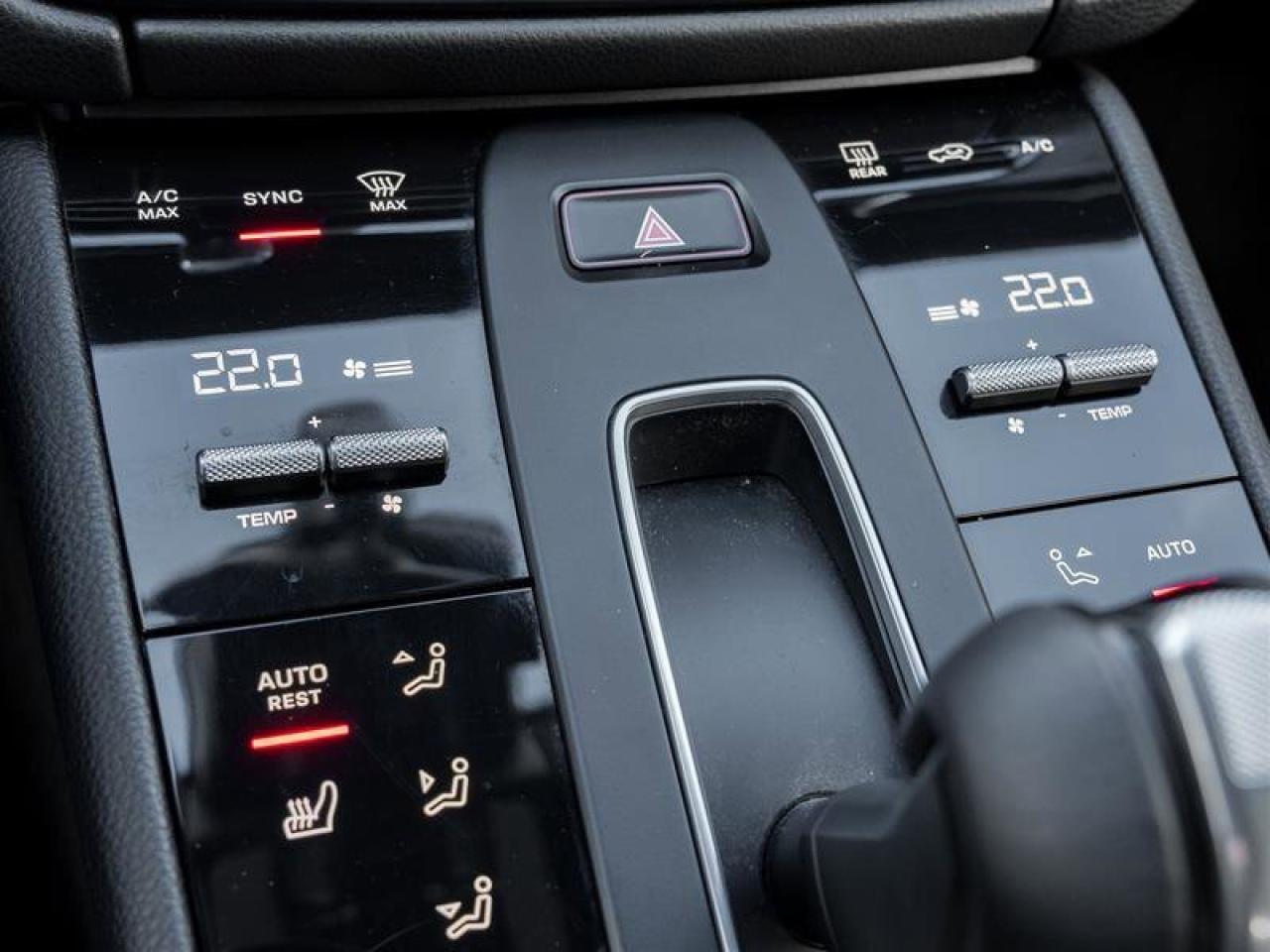 2022 Porsche Macan S Photo