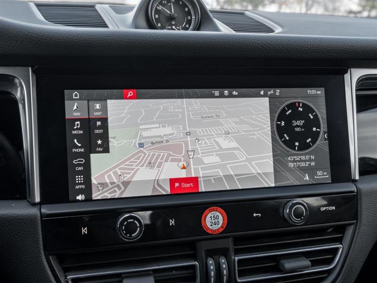 2022 Porsche Macan S Photo