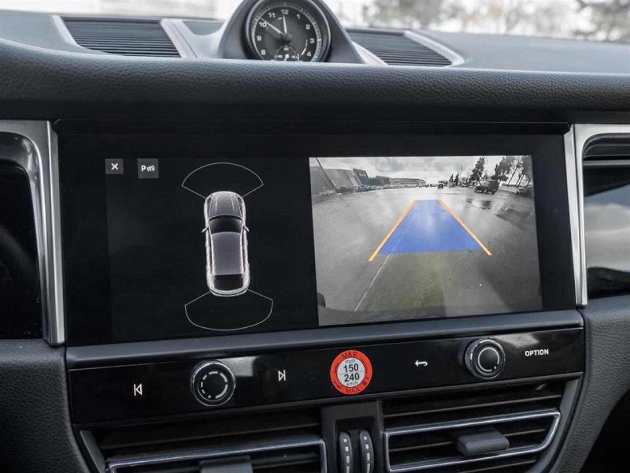 2022 Porsche Macan S Photo