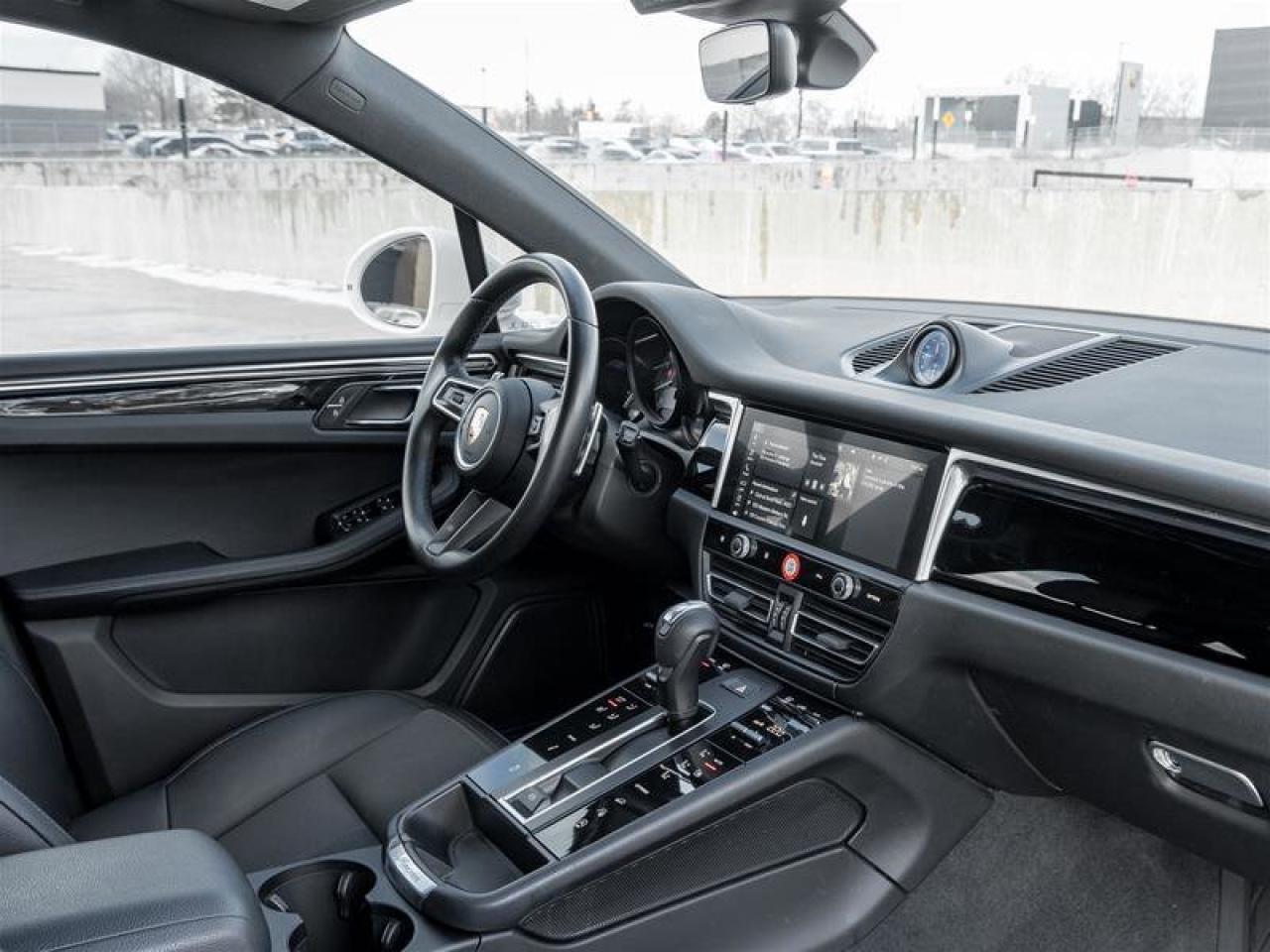 2022 Porsche Macan S Photo