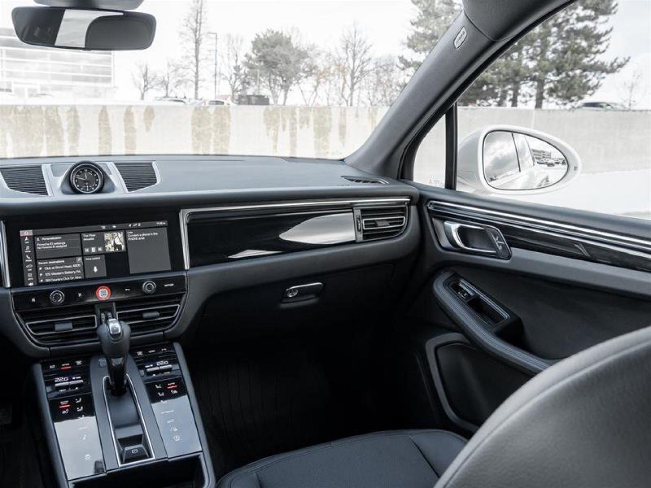 2022 Porsche Macan S Photo