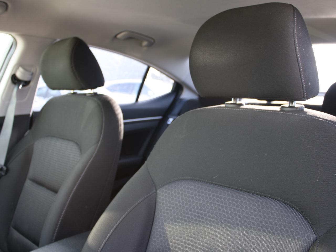 2017 Hyundai Elantra GL / Heated Seats / Bluetooth / Power Windows Photo