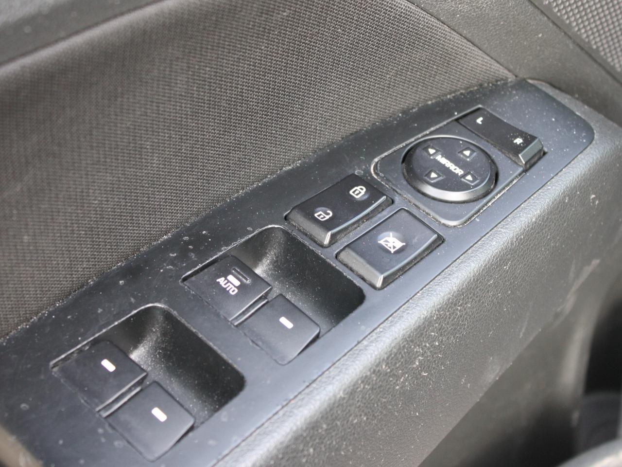 2017 Hyundai Elantra GL / Heated Seats / Bluetooth / Power Windows Photo