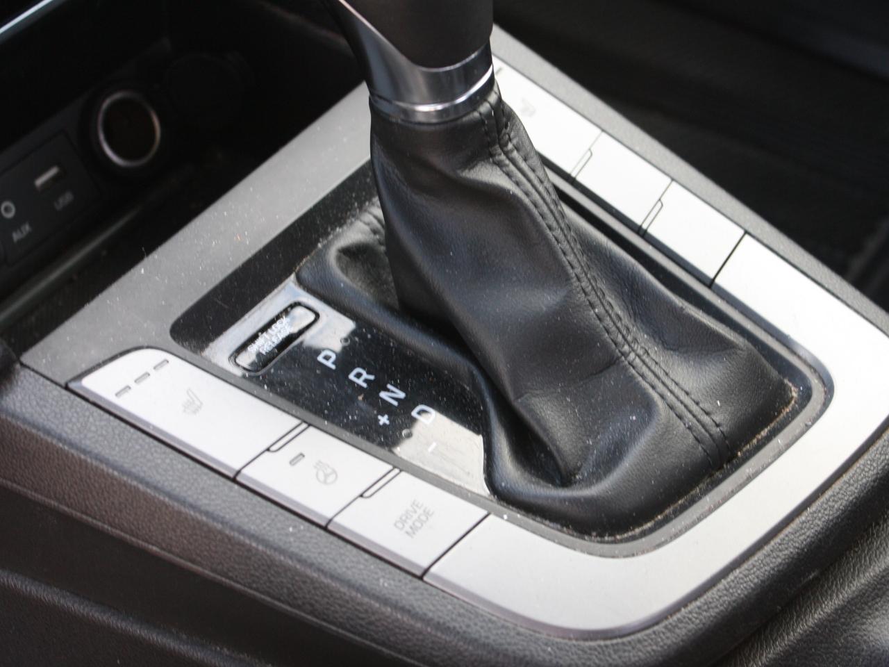 2017 Hyundai Elantra GL / Heated Seats / Bluetooth / Power Windows Photo