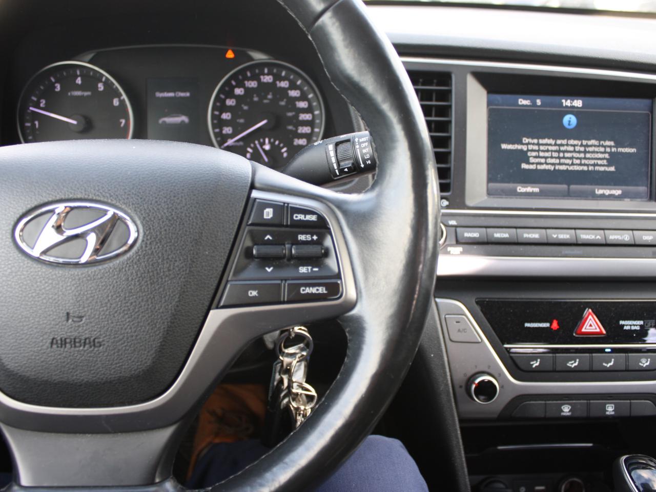 2017 Hyundai Elantra GL / Heated Seats / Bluetooth / Power Windows Photo