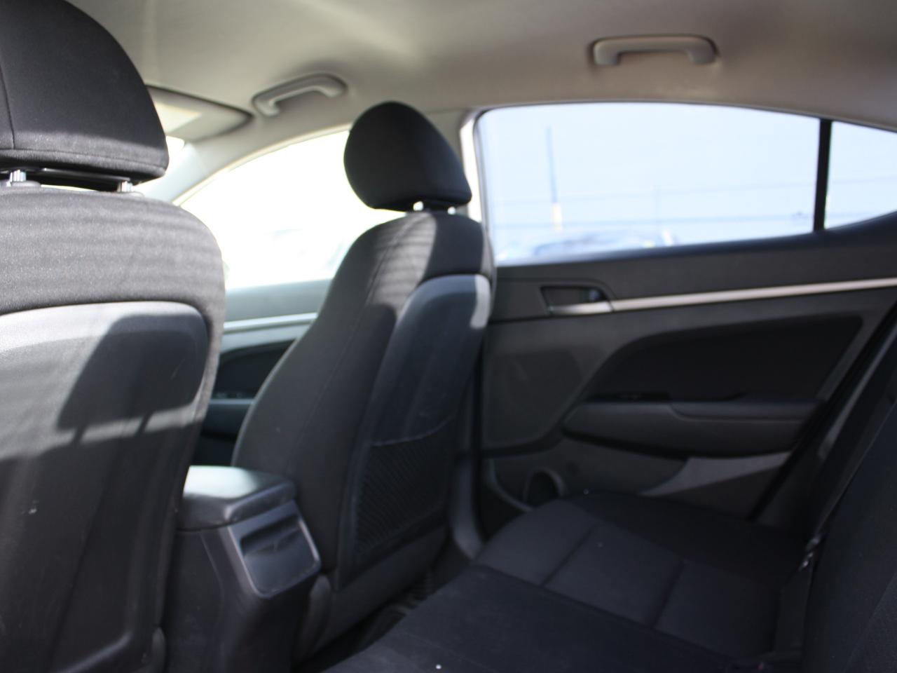 2017 Hyundai Elantra GL / Heated Seats / Bluetooth / Power Windows Photo