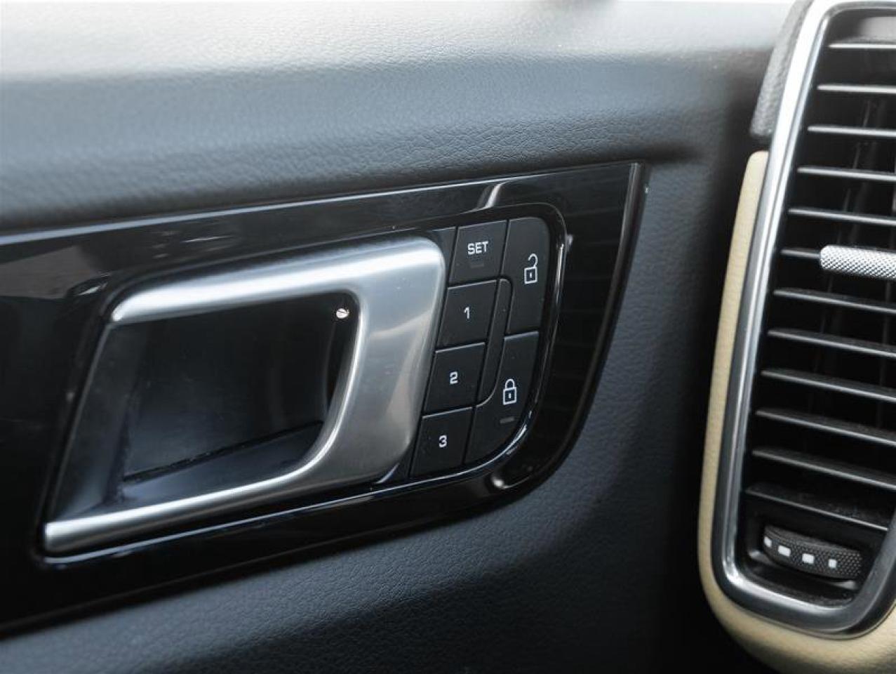 2023 Porsche Cayenne AWD CPO Premium Pkg Surround View Photo