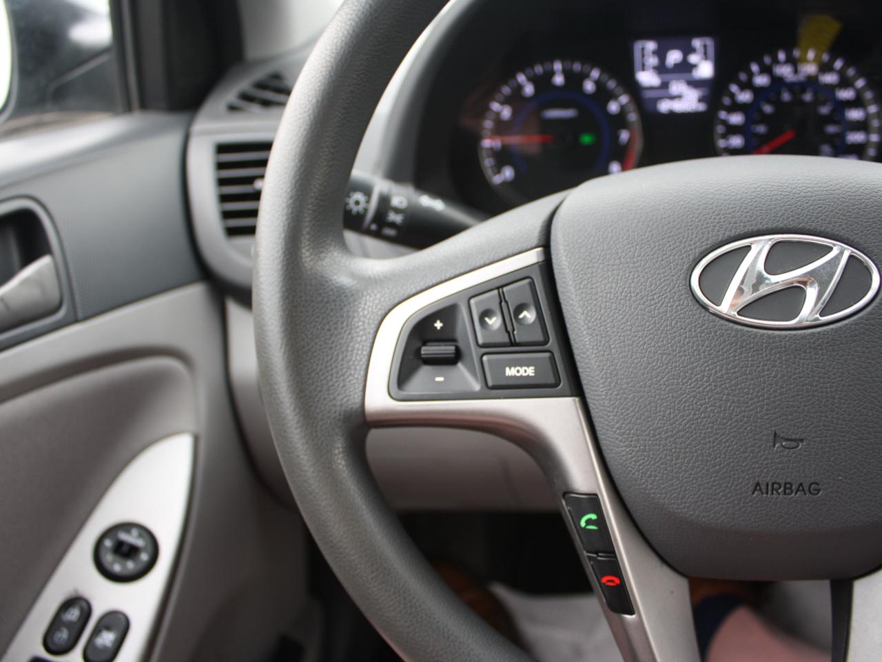 2016 Hyundai Accent GL / Heated Seats / Bluetooth / Power Windows Photo